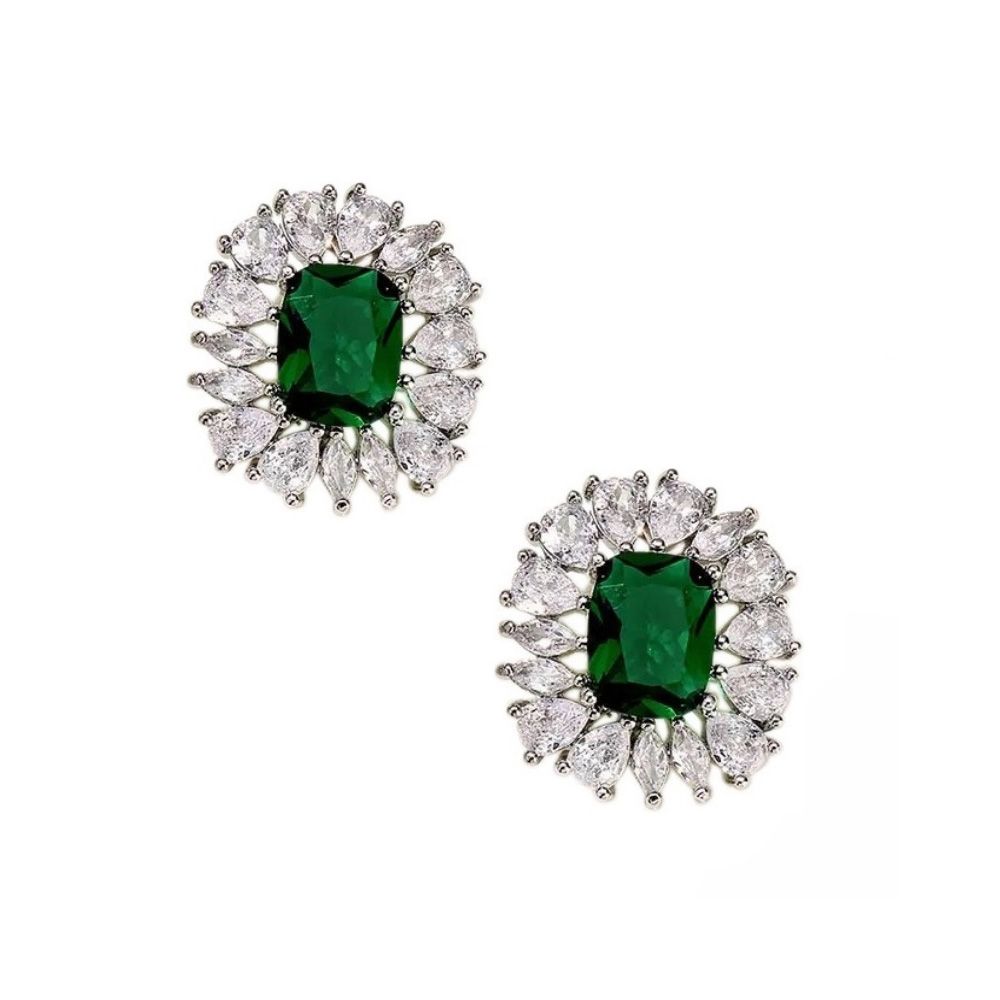 Fonkelende oorbellen met marquise geslepen smaragd groen kristal
