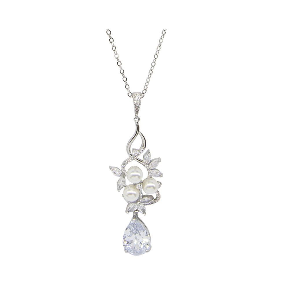 Ketting met parel hanger en marquise kristallen in bloemen motief