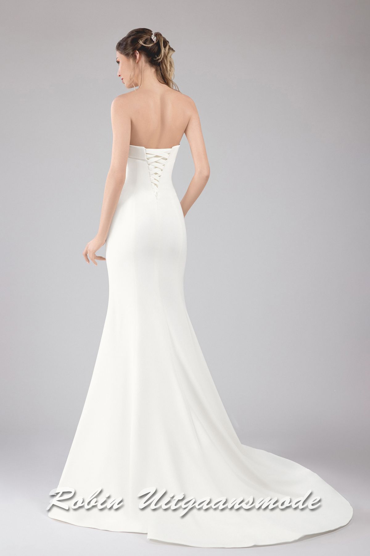 Achterkant van de Fishtail bruidsjurk met heartshape strapless lijfje