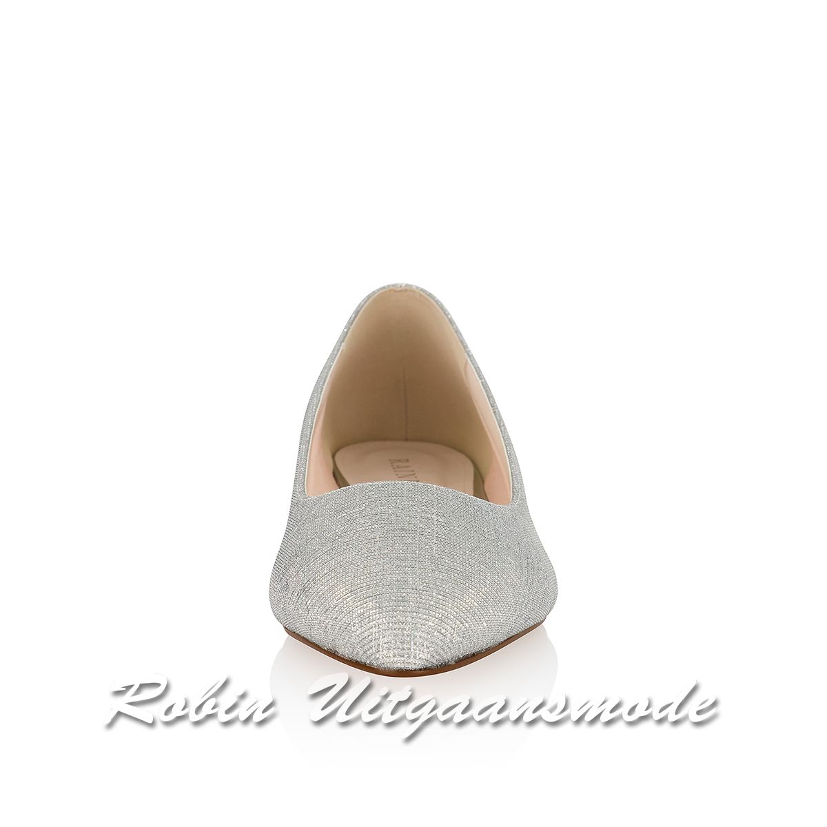 Voorkant van de zilveren Comfortabel gesloten ballerina in metallic kleuren
