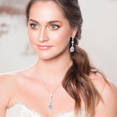 Zilverkleurige Tijdloze ketting met Zirkonia versierde hanger