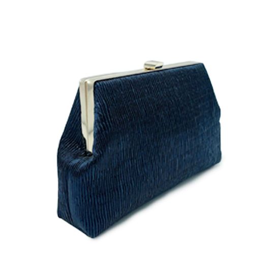 Zijkant van de Navy blauwe vintage clutch met leather look