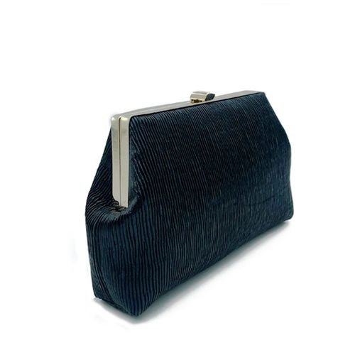 Zijaanzicht van de Zwarte Vintage clutch met leather look