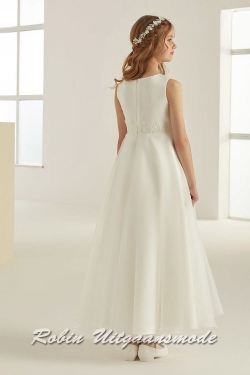 Achterkant van de Chiffon bruidsmeisjes jurk met organza rok en recht lijfje