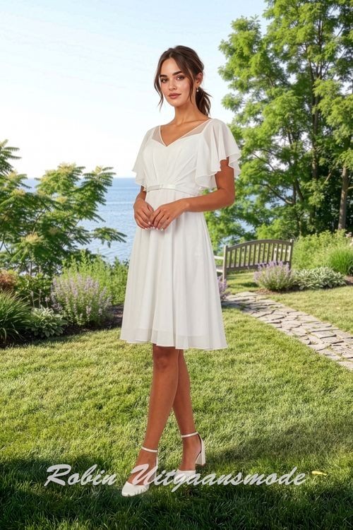 Wit Chiffon cocktailjurkje met geplooide mouwtjes en rok tot boven de knie