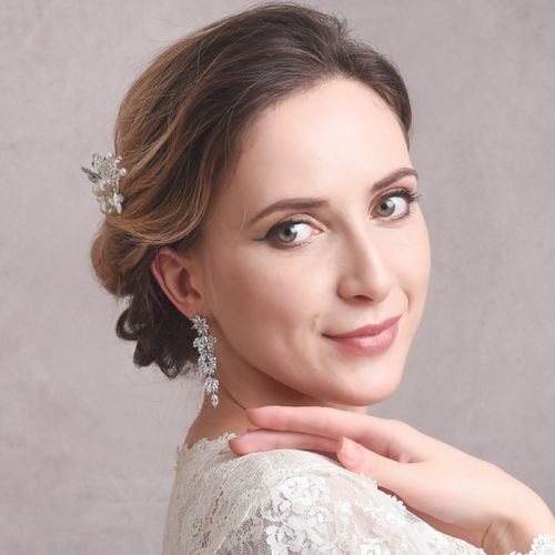 Lange oorhanger met cubic zirkonia kristallen