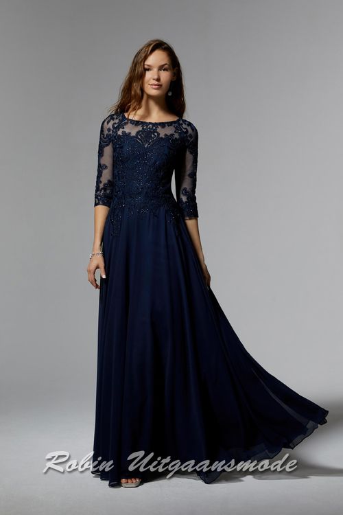 Navy blauwe Avondjurk met ¾ mouwen, boothals en geborduurd lijfje