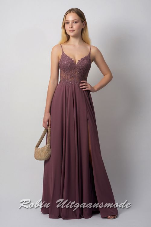 Amethist avondjurk met heartshape kanten lijfje, smalle bandjes, semi transparante taille en een chiffon rok met plooien en verborgen split