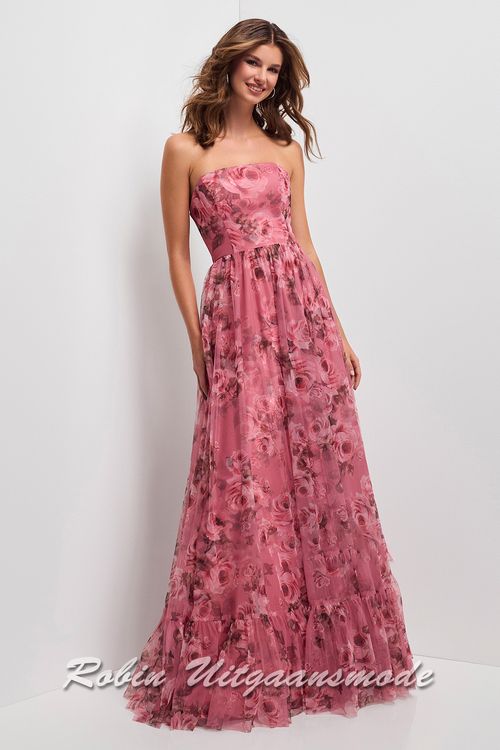 Strapless galajurk met roze bloemenprint, een rechte bustelijn en lange chiffon rok met brede ruches band