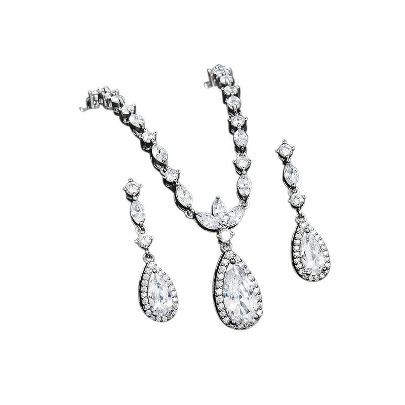 Luxe sieraden set compleet versierd met zirkonia kristallen