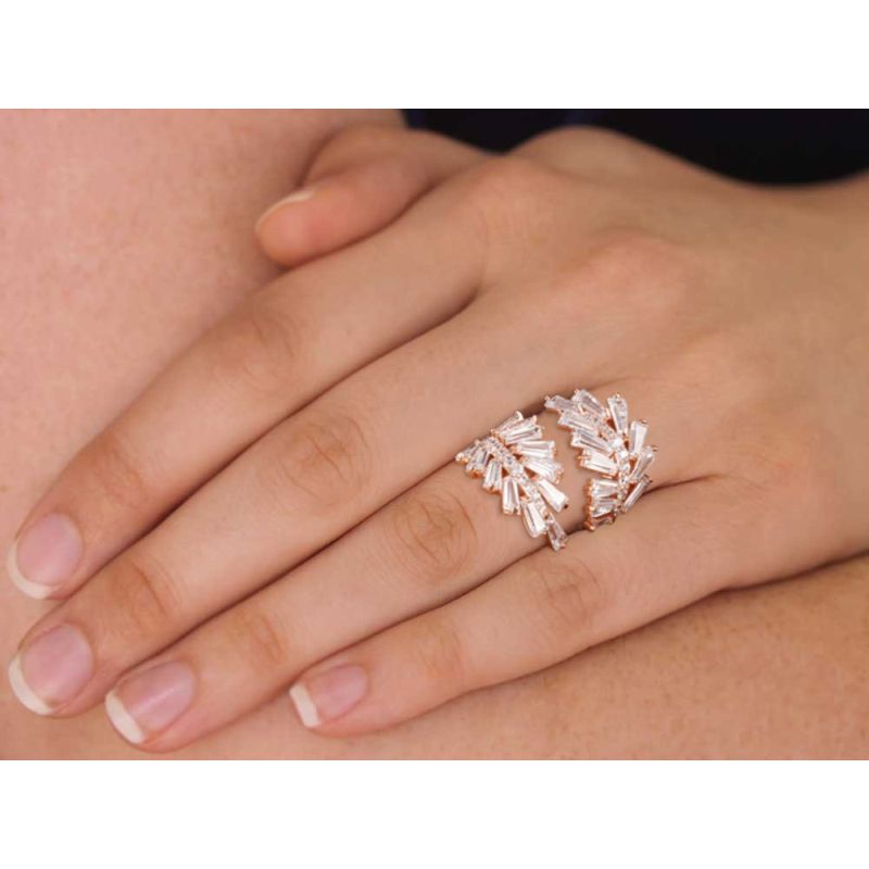 Statement ring met staafvormige kristalstenen